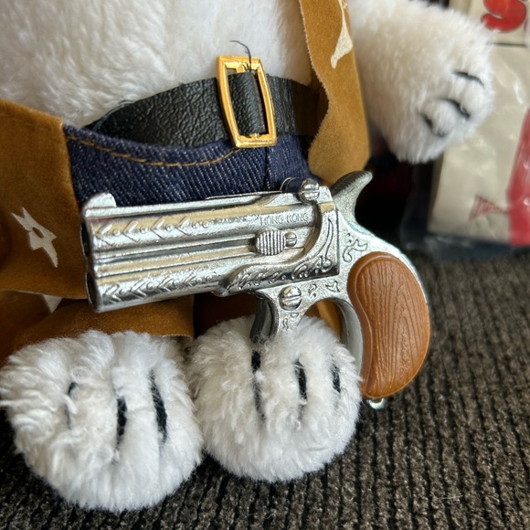 Snoopy | 1950s plush with 5 outfits and carrying case collectible - Picture 11 of 15